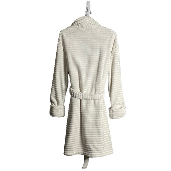 La Vie En Rose Women's Ivory Plush Ribbed Robe - Picture 8 of 8